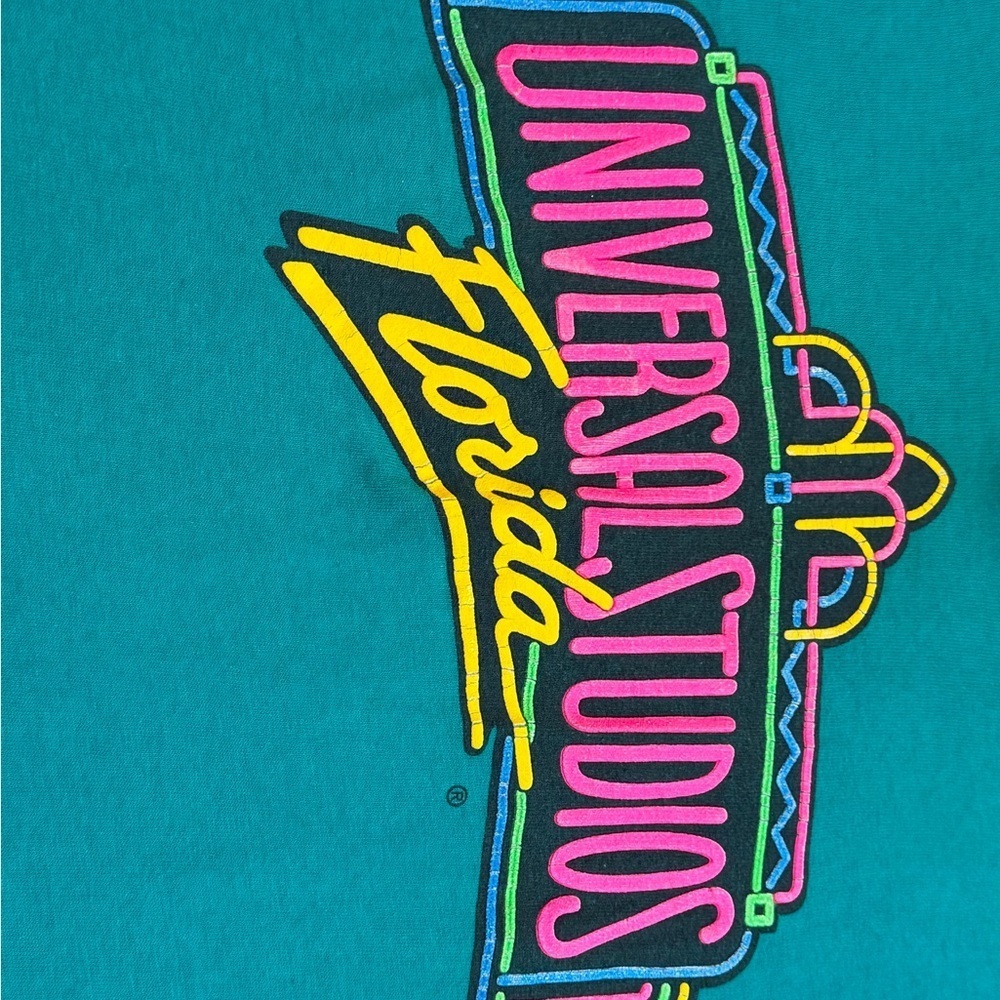 🎢 Vintage Universal Studios Florida Graphic Tee – 90s Neon Logo - Picture 7 of 7